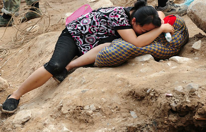 Māte kura zaudējusi savu... Autors: bizonis1 Plūdu likvidēšana - Ķīnā