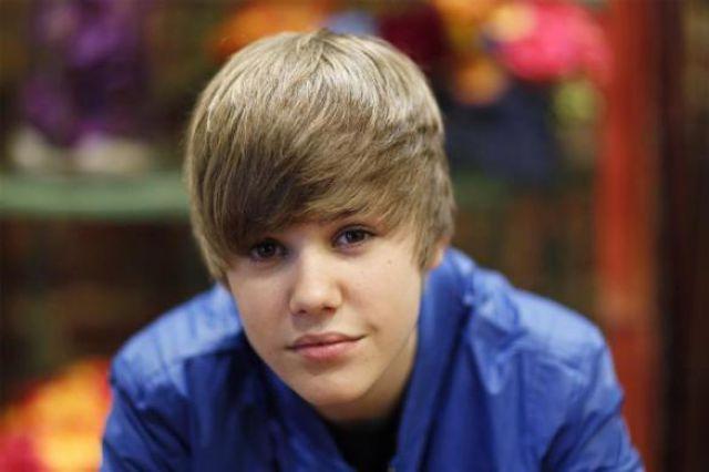 10 Justin Bieber 10187271 fans Autors: BLACK HEART slavenību facebook fani! :)