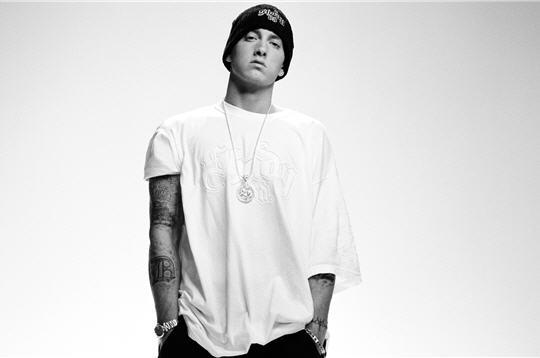 Eminems savu teevu nav... Autors: Džeina Eira Marshall Bruce Mathers III