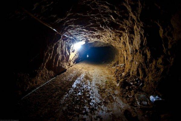 Kontrabandas tunelisAtrodas... Autors: PRESS 5 Pasaules trakākie un dīvainākie tuneļi