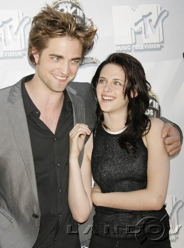  Autors: Fosilija Kristen Jaymes Stewart