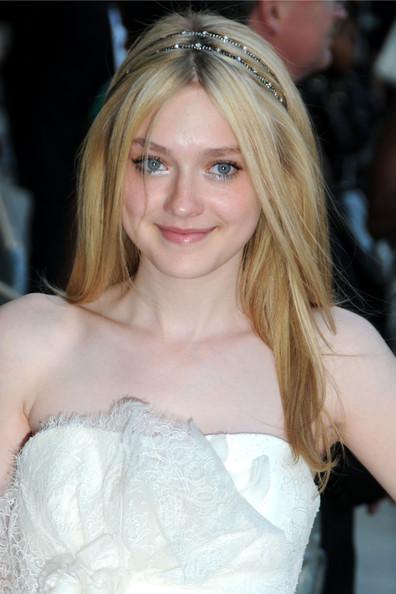 Dakota Faninga Dakota Fanning Autors: bellija Slavenību matu rotas