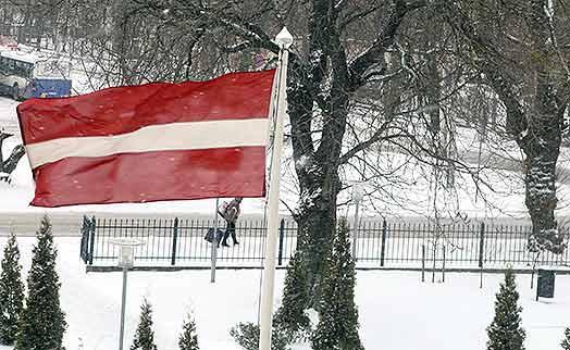 Sarkanbaltsarkano karogu pēc... Autors: Fosilija Latvijas karogs.