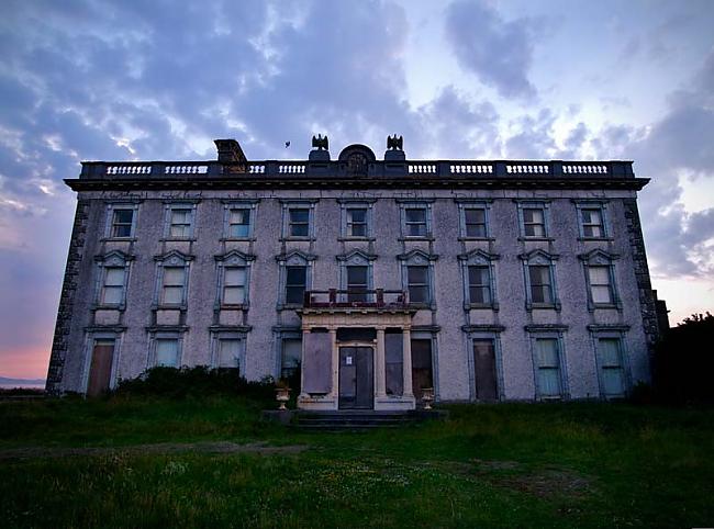 Mūsdienās vēl var redzēt... Autors: gingerfish Loftus hall.