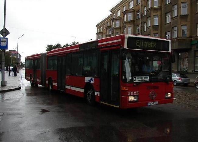 Sadegušo autobusu vietā kā arī... Autors: nighttrainent Liepājas autobusi 1990 - 2010.