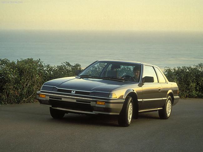 Attēlā 1985 gada 2 paaudzes... Autors: cheriic Honda Prelude (1979.-2001.)