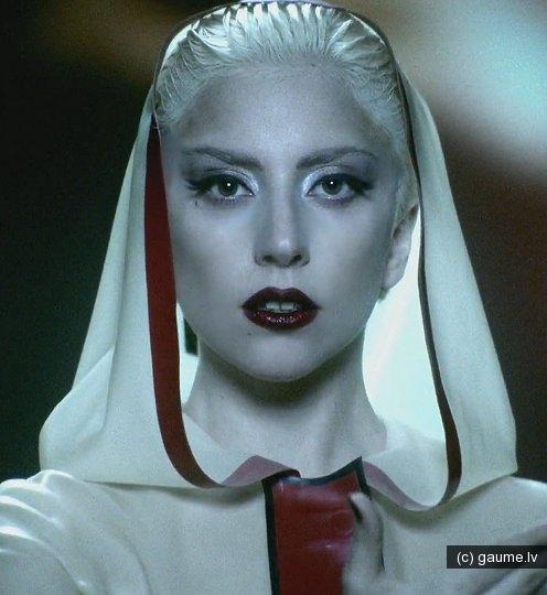  Autors: Dulle Lady Gaga.