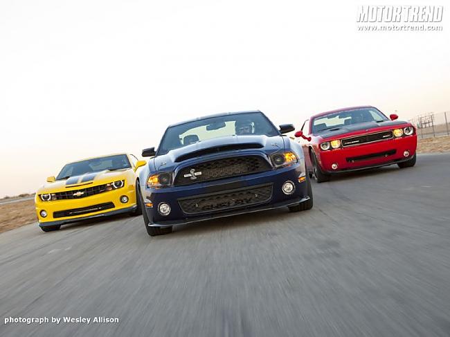  Autors: Speed Camaro vs Challenger vs Shelby