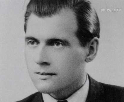 1 Josef Mengele bija galvenais... Autors: Kenzie 10 dakteri - slepkavas!