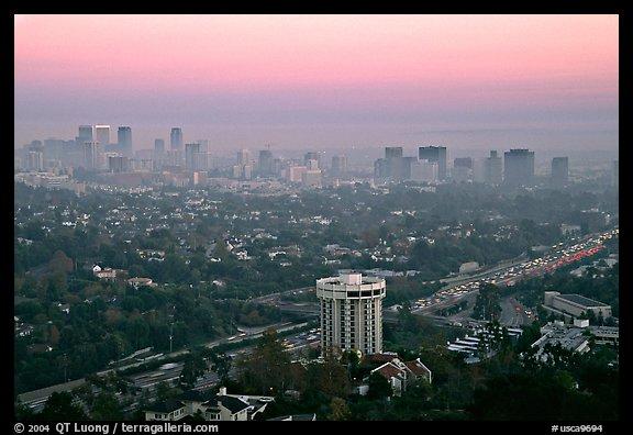  Los Angeles USASaskaņā ar... Autors: error 404 Top 10 bīstamākās vietas, kur dzīvot