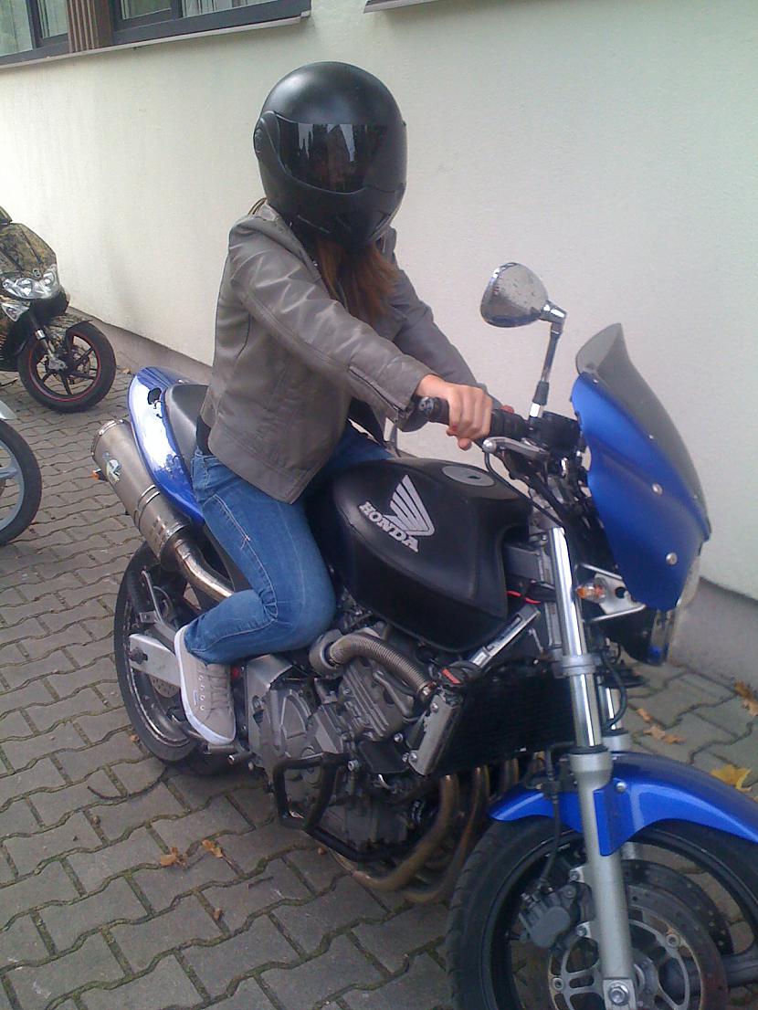  Autors: Fosilija Kāpēc es tagad tirgoju/mainu motociklu!