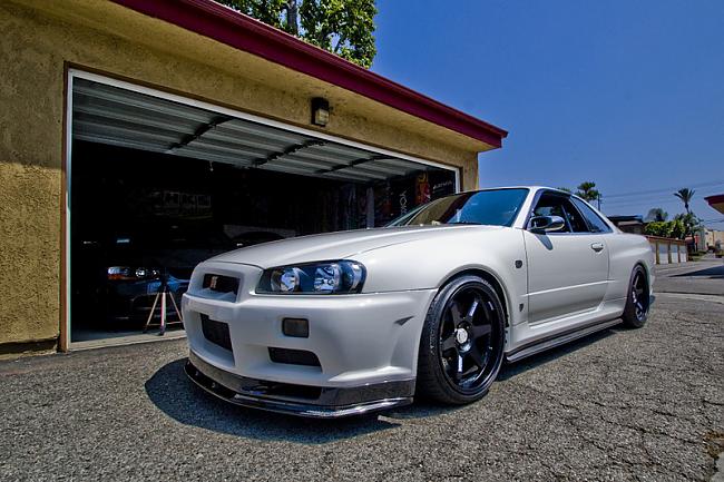  Autors: Partyjerk Nissan Skyline