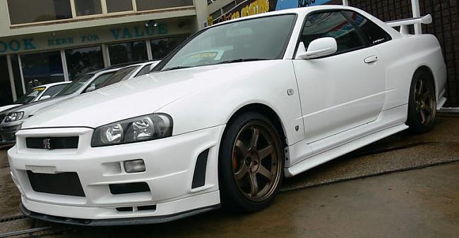  Autors: Partyjerk Nissan Skyline