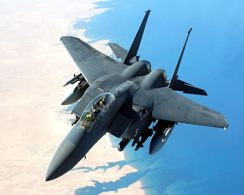 Nomaināmais F 15 Eagletaču... Autors: BARBARS F -22 Neredzams karalis