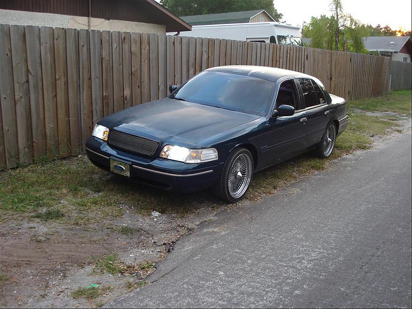  Autors: GET MONEY Ford Crown Victoria