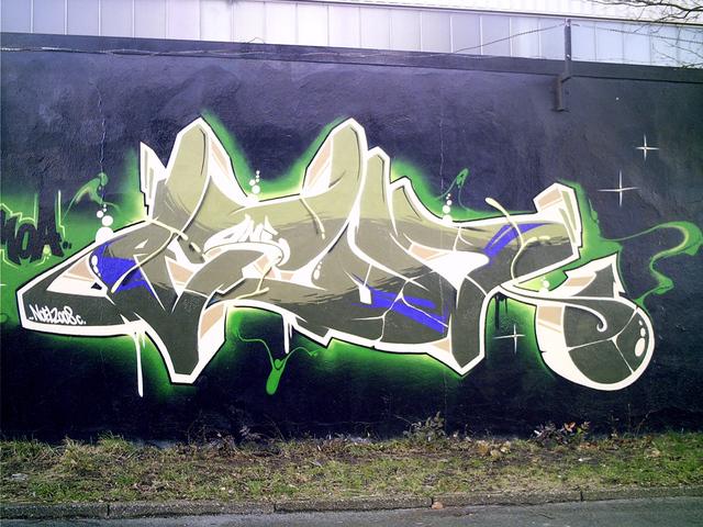  Autors: Fosilija ATOM graffiti art