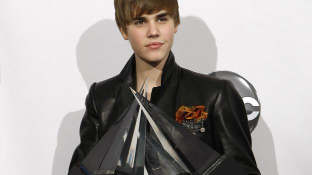 Artist of the Year Justin... Autors: bellija American Music Awards  2010 Winners