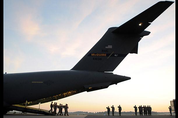 Doveras Gaisa Spēku bāze ASV... Autors: spalchaaa Pārsteidzošākās 2010 fotogrāfijas!