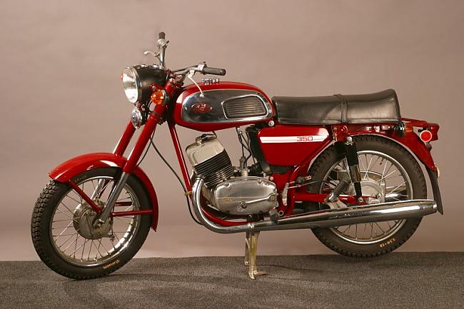 1974 Sāk ražot JAWA 350... Autors: SLOtA JAWA vēsture