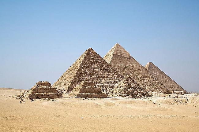 9Gīzas piramīdas bija... Autors: kikya1031 10 mistiskas vietas