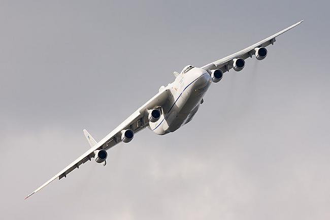 Antonov An225 Lielākā kravas... Autors: Fosilija Pasaulē lielākā kravas lidmašīna