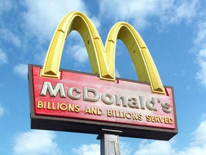 McDonald039s 34 miljardi... Autors: dziveirskaista Spēcīgākie zīmoli pasaulē.