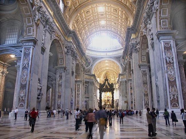 Svētā Pētera bazilika ir... Autors: Cuukis 10 Lielākās katedrāles pasaulē