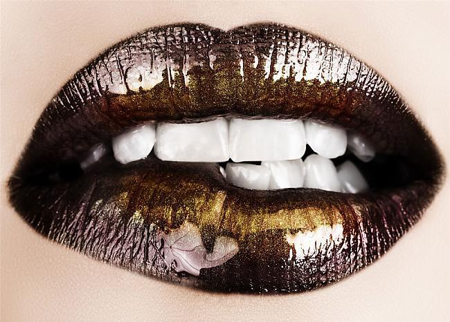  Autors: QueenOfFashion Lips. (mm)