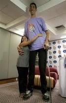 PALDIES KA SKATIJIES Autors: coorin tallest man  ever!