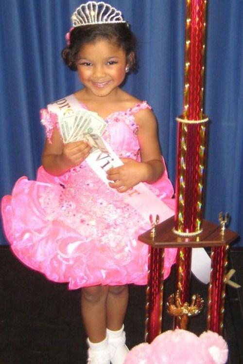  Autors: Bussja Toddlers & Tiaras.