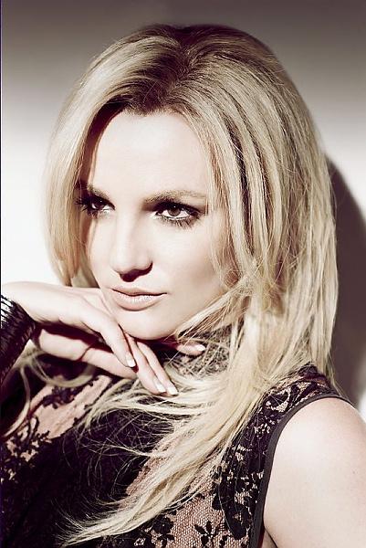  Autors: bee62 Britnija Spīrsa (Britney Spears) pagodinās žurnāla Maxim