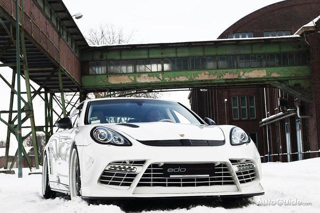  Autors: youfunnyguy Porsche Panamera (Moby Dick)