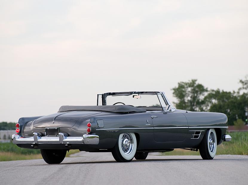 1957  DualGhia Convertible Autors: Labveelis13 Autoklasika (random)