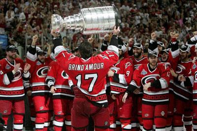 Uzmini nu Kura gada sezona ir... Autors: koni4jo NHL Carolina Hurricanes