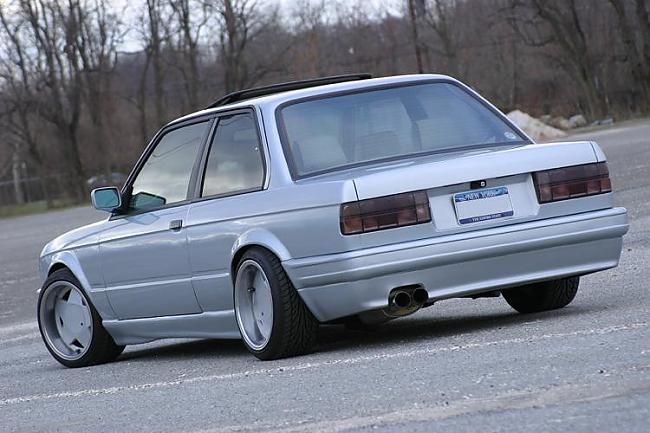  Autors: Kaneelis BMW e30