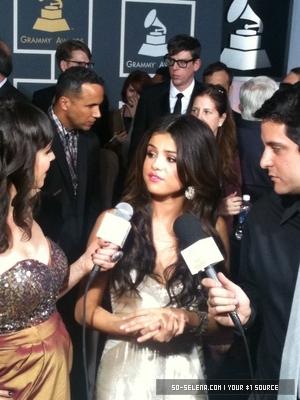  Autors: CrazyMaineCoonLover The 53rd Annual GRAMMY Awards-Selena Gomez