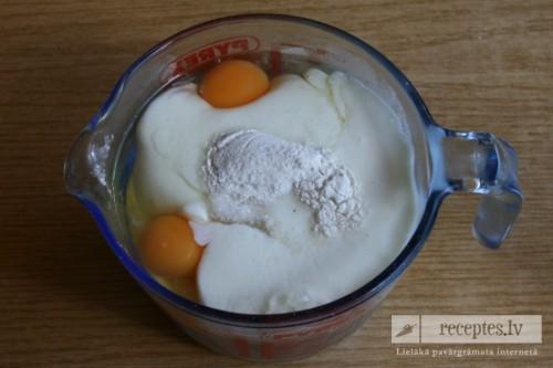 Miltus cukuru 2 olas kefīru... Autors: Vasareens Ābolu plātsmaize