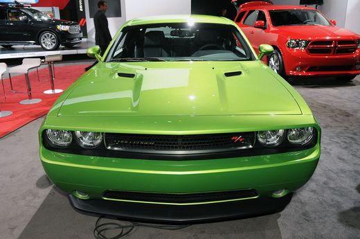  Autors: Fosilija Dodge-Challenger-srt8