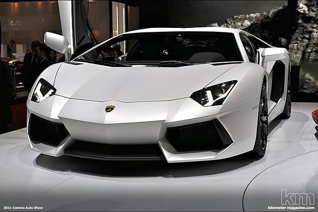 Šis ir Lamborghini Aventador... Autors: apgazenis 2011 Ženēvas auto šovs #2