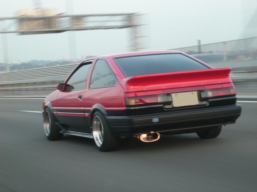  Autors: Pingeepong Toyota AE86