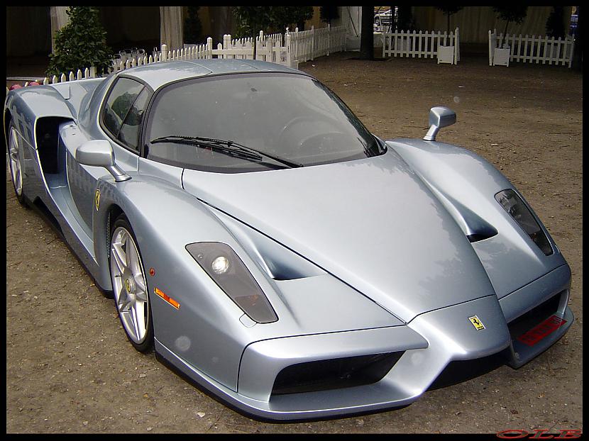 Ferrari Enzo Autors: Fosilija Par atrām mašinā