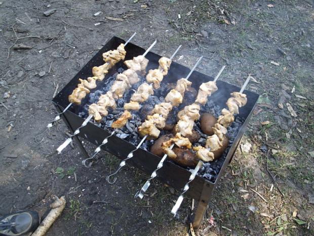 Kebabs uz iesma Autors: nauruha Pēc pieprasījuma: Kebabs