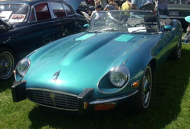  Autors: Fosilija Jaguar E-Type