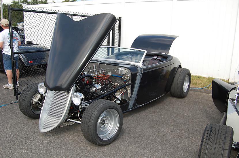  Autors: Fosilija FFR '33 Hot Rod