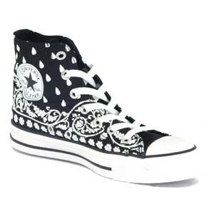 13 Autors: Teroriste Converse