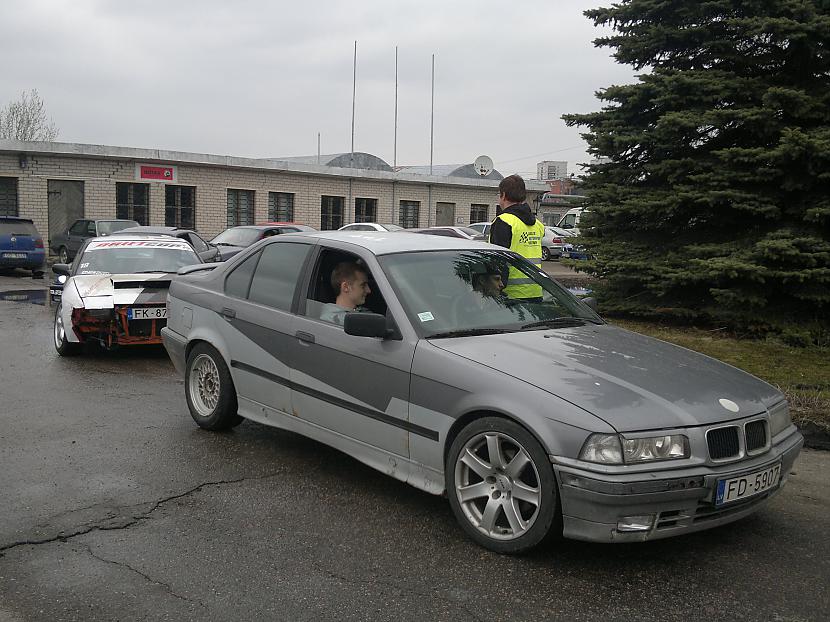  Autors: Kojotsuns 1. Drifta treniņš Biķerniekos 2011