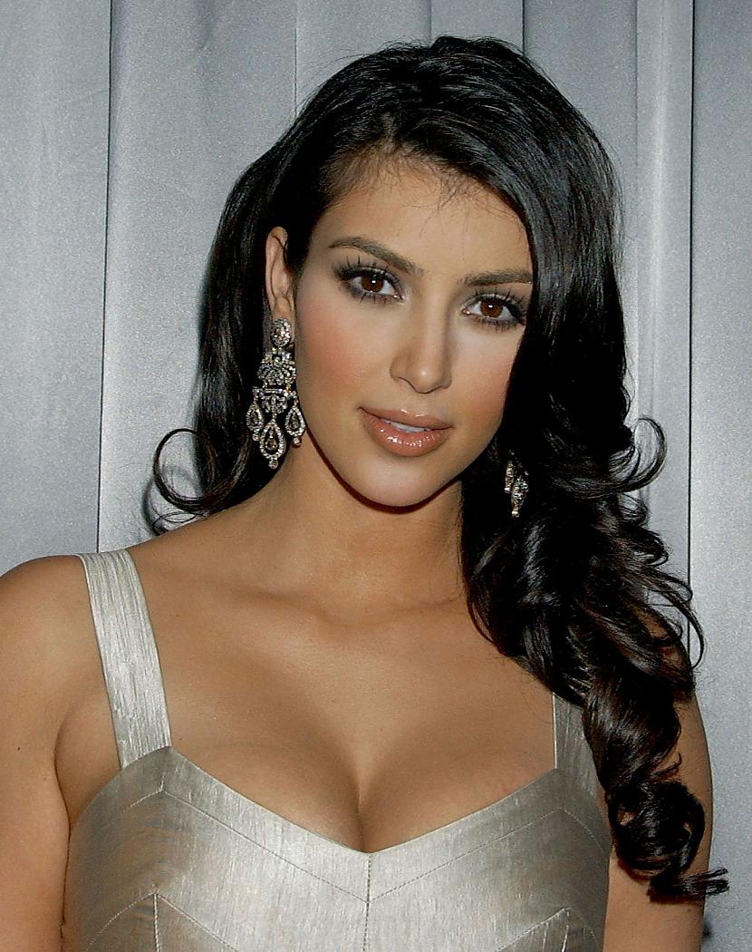  Autors: brothser1989 Kimberly Noel "Kim" Kardashian