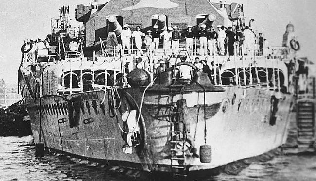 Kuģa priekšgals kā arī Graf... Autors: Dzelzbetons Hitlera kabatas pirāts
