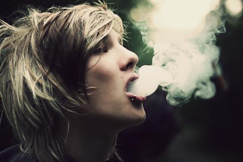 I smoke to get high because... Autors: Fresh100 Bilzhas^^ + Teksti^^