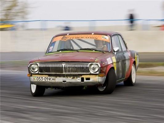  Autors: Fosilija Gaz 24 (volga) driftā